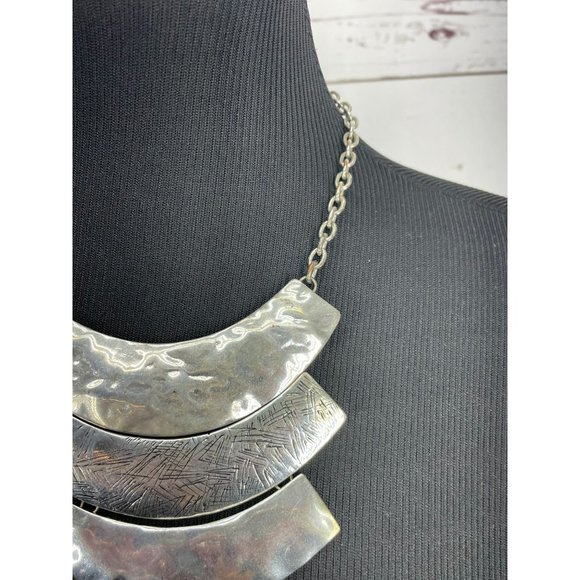 Marrakesh Soleil Like Silver Hammered Layered Metal Fashion Necklace - Picture 6 of 7